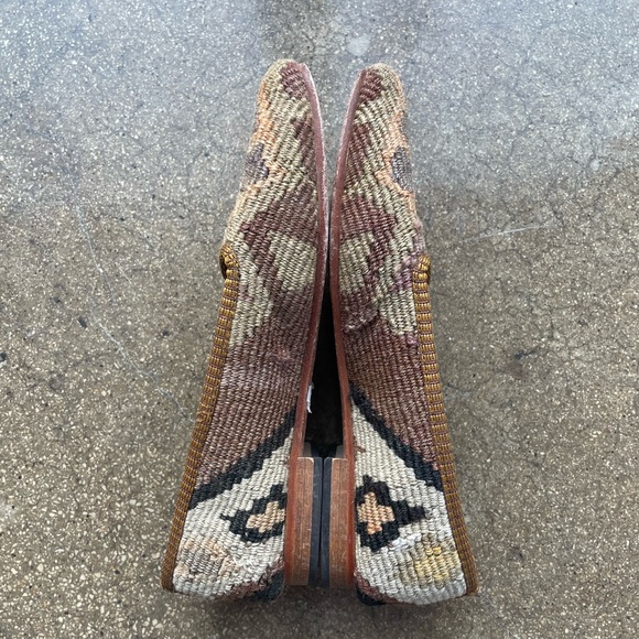 Artemis Design Co Kilim Flats 38 - Picture 4 of 7